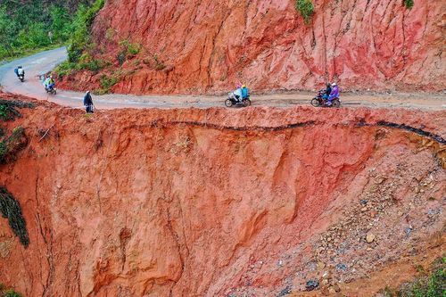 10 km ở Quảng Ngãi có 76 điểm lở núi nguy hiểm