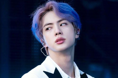 Jin (BTS) tự nhuộm tóc tím tại nhà