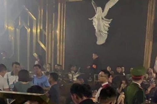 Hà Nội: Đột kích quán bar trên phố Cửa Nam, phát hiện 30 'dân chơi' dương tính với ma túy