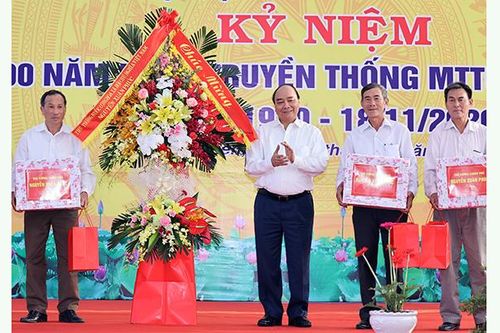 Thủ tướng Nguyễn Xuân Phúc dự Ngày hội Đại đoàn kết tại Hải Dương