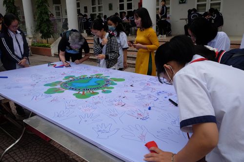 'Vì một Việt Nam xanh, sạch đẹp cho trẻ em'