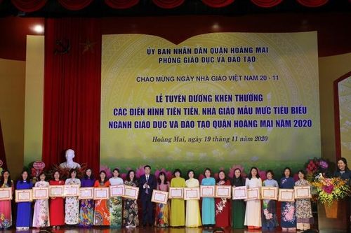 Quận Hoàng Mai (Hà Nội) tuyên dương các nhà giáo mẫu mực, tiêu biểu