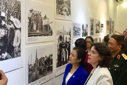 Triển lãm những ảnh quý về Cuba trong trái tim nhân dân Việt Nam