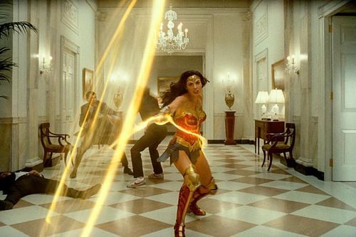 Bom tấn siêu anh hùng 'Wonder Woman 1984' phát hành ngoài rạp và trên mạng cùng lúc tại Mỹ