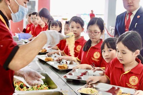 Đâu là mô hình tổ chức bếp ăn trường học lý tưởng?