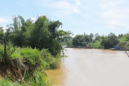 Tịch thu 2 chiếc tàu từ Bình Phước sang Lâm Đồng hút cát lậu