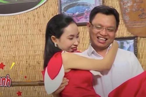 Anh chàng 38 tuổi từ chối hẹn hò sau khi ôm bạn gái mới quen