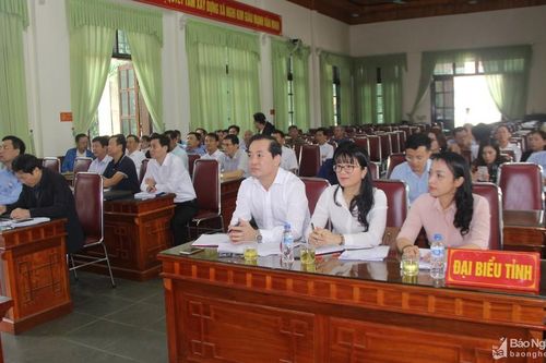 Đại biểu HĐND tỉnh: Xã không nên đẩy việc cho xóm