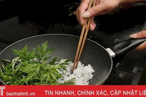 Muối hạt và ngải cứu chữa đau vai gáy