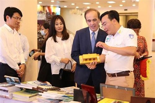 Khai mạc Triển lãm du lịch qua các miền di sản văn hóa Việt Nam