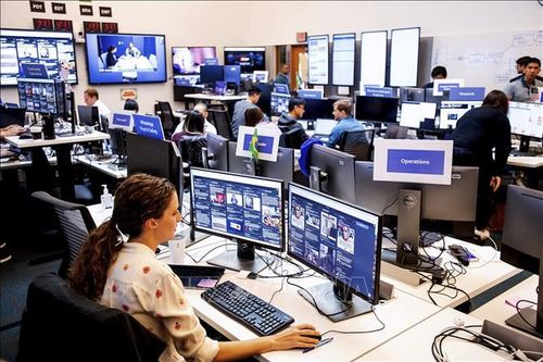 Nhân viên Facebook kiến nghị công ty đảm bảo điều kiện làm việc an toàn
