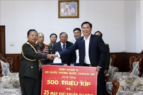 Bộ Quốc phòng Việt Nam hỗ trợ Lào phòng chống đại dịch COVID-19