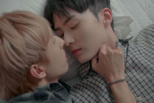 Thần tượng Kpop đồng tính: Bị tẩy chay, phải giả vờ mình là trai/gái thẳng