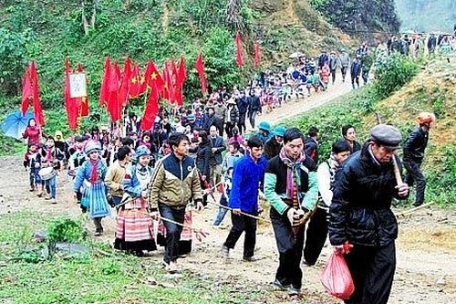 'Sứ giả' văn hóa, tâm linh của người Mông
