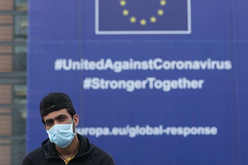 Eurozone bên bờ vực suy thoái kép
