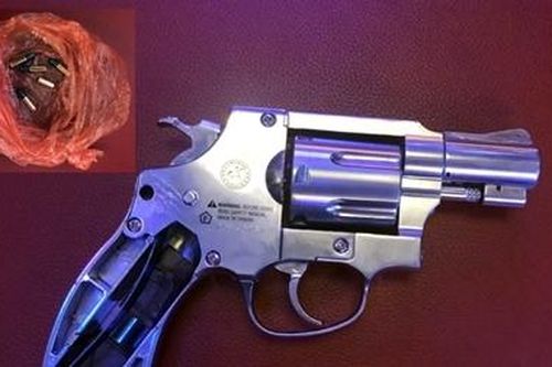 Mua súng trên mạng mang ra bắn người để giải quyết mâu thuẫn