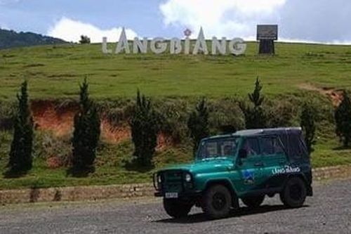 Đình chỉ 54 xe U-oát chở khách lên núi Langbiang