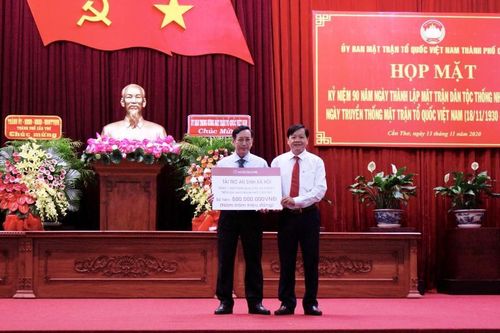 Agribank ủng hộ Quỹ 'Vì người nghèo' thành phố Cần Thơ 500 triệu đồng