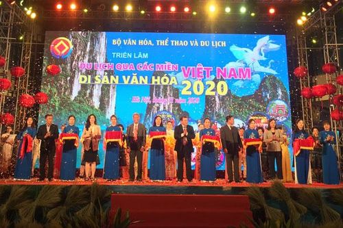 Triển lãm ''Du lịch qua các miền di sản văn hóa Việt Nam''