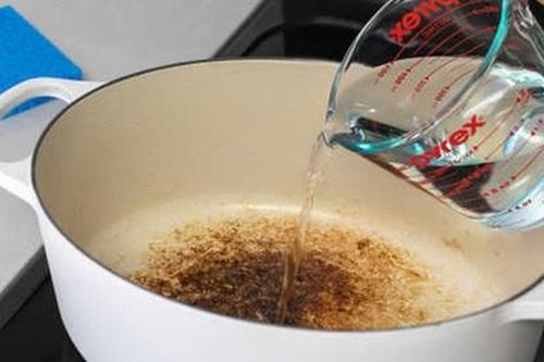 Cách làm sạch một chiếc nồi bị cháy chị em không thể bỏ qua!