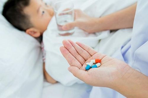 Lưu ý dùng thuốc khi trẻ bị sốt