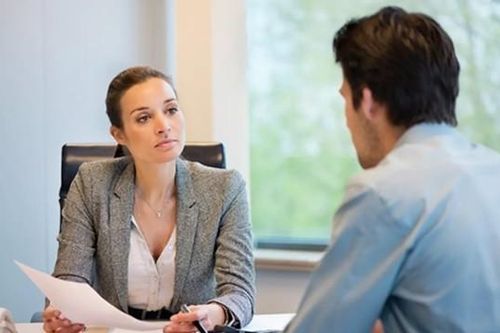 Đi phỏng vấn xin việc, anh chàng này 'trượt từ vòng gửi xe' vì không chú ý đến một điều