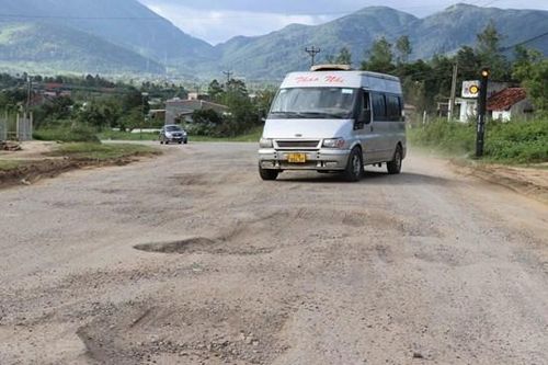 Khẩn trương khắc phục hư hỏng trên Quốc lộ 19 đoạn qua Gia Lai