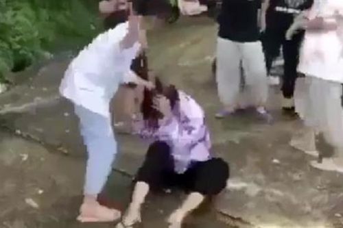 'Nữ sinh lớp 8 bị đánh hội đồng ở Thanh Hóa': Giám đốc Công an tỉnh chỉ đạo làm rõ