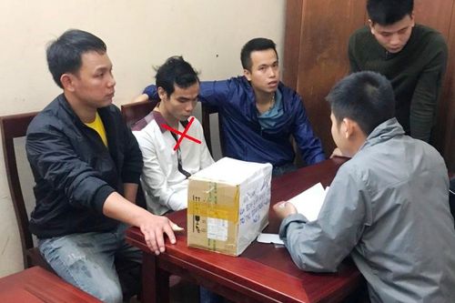 Người đàn ông bị bắt cùng 6 bánh heroin