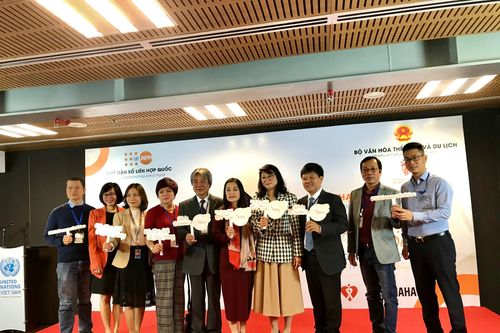 'Là con gái để tỏa sáng'