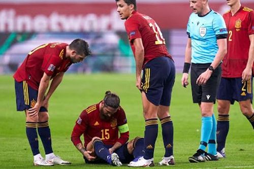 Bóng đá hôm nay 20/11: Real nhận hung tin về Ramos. Solskjaer được chỉ cách sử dụng Cavani