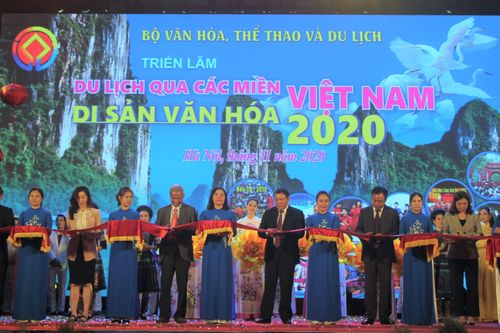 Khai mạc Triển lãm 'Du lịch qua các miền Di sản văn hóa Việt Nam năm 2020'