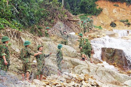 Sớm thông tuyến giao thông, ổn định đời sống sau mưa, bão