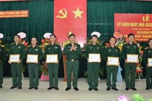 Ngày vui của người thầy 'đặc biệt tinh nhuệ'