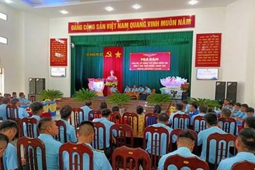 Tọa đàm 'Cán bộ, sĩ quan trẻ vững niềm tin, bền ý chí, chủ động, sáng tạo'