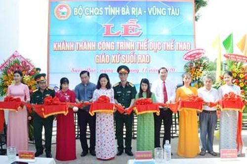 Trao tặng công trình thể dục, thể thao tặng Giáo xứ Suối Rao