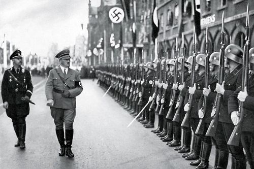Giải mã những sai lầm lớn nhất đời trùm phát xít Hitler