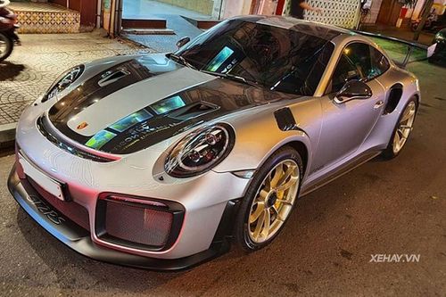 Porsche 911 GT2 RS 'đắp' đầy sợi carbon, gần 23 tỷ ở Sài Gòn