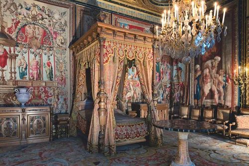 Choáng ngợp khung cảnh bên trong cung điện của Hoàng đế Napoleon