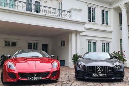 Ngắm siêu xe Ferrari và Mercedes đắt đỏ của đại gia Singapore