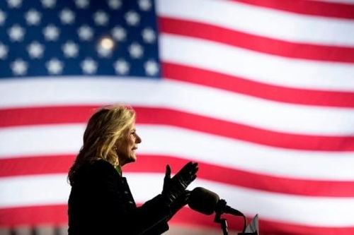 Bầu cử Tổng thống Mỹ 2020: Bà Biden - 'Tiến sĩ B' hài hước và sự nghiệp 'mai danh ẩn tích'