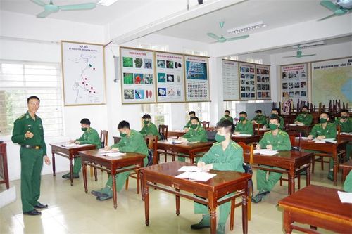 Góp công sức, trí tuệ vào sự nghiệp 'trồng người'