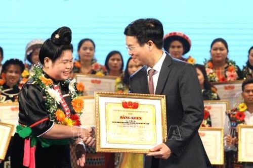 Những thầy cô dệt ước mơ trên núi