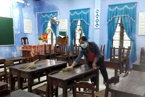 Ngày 20/11 'đặc biệt' của các thầy cô vùng lũ