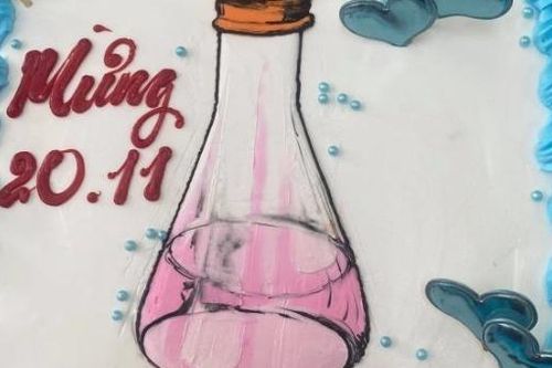 'Cười ngất' với loạt bánh kem mừng ngày 20/11