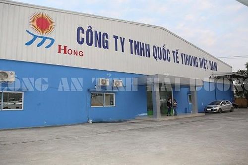 Nước thải có màu xanh bất thường, một công ty ở Hải Dương bị phạt gần 100 triệu đồng
