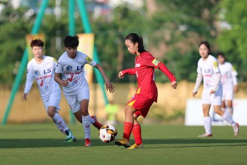 Bóng đá nữ trở lại đường đua