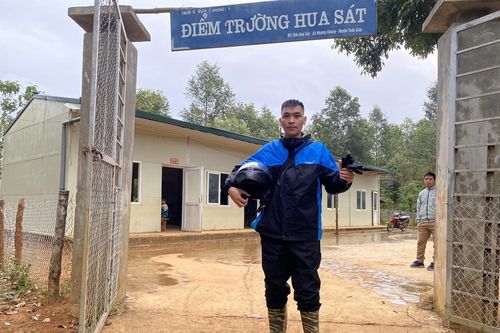 Trao cả thanh xuân cho học trò vùng sâu, vùng xa