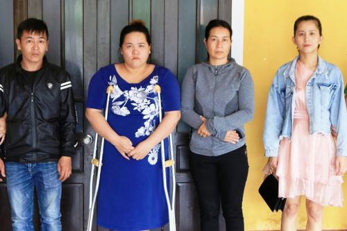 Lộ mặt 4 đối tượng hành hạ tàn bạo người phụ nữ trẻ như thời trung cổ