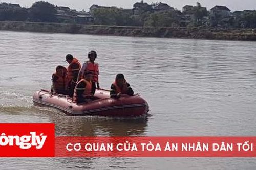 Ngã xuống sông Lam, người lái đò mất tích